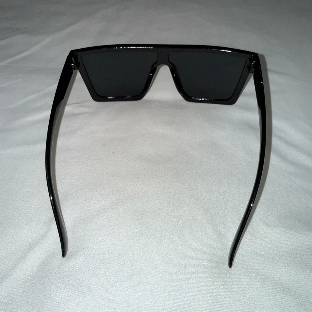 Black Rectangular Sunglasses - Picture 6 of 7